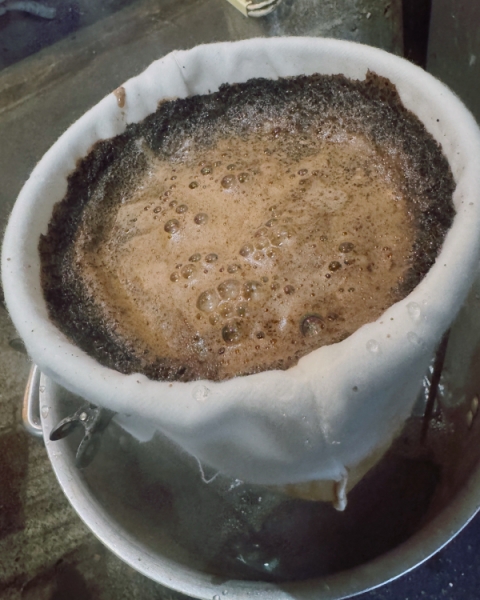 アイスコーヒー仕込み中